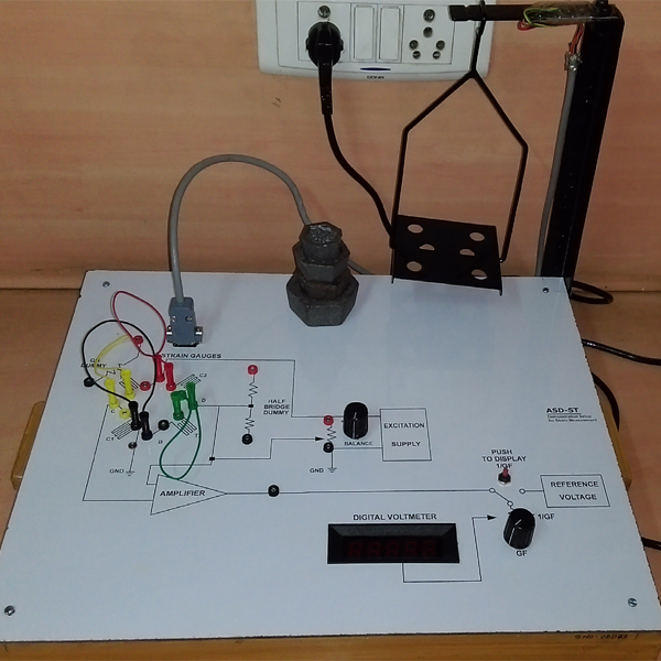 Measurement & Instrumentation Lab, Strain Measurement Tutor using Strain Cantilever Beam    